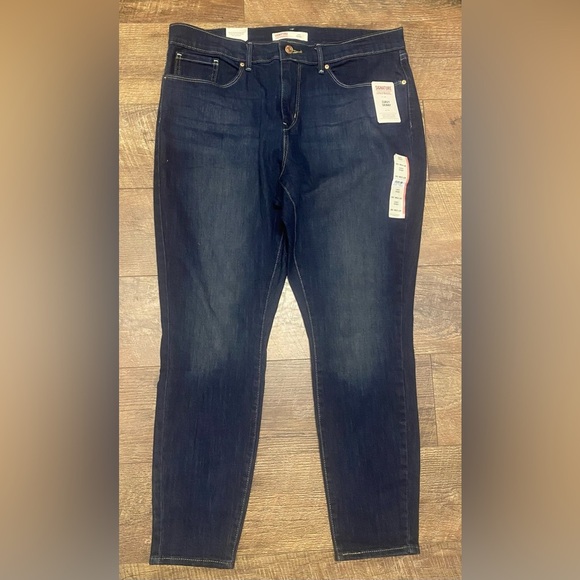 Signature by Levi Strauss Denim - NWT Signature By Levi Strauss Curvy Skinny Ankle Jeans Size 16 Short